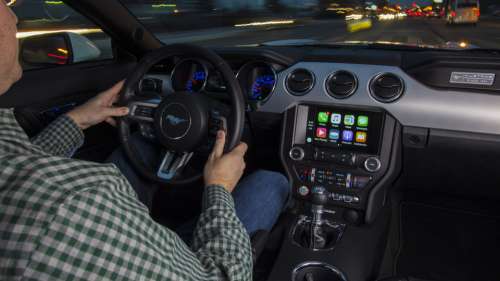 Ford внедрит в свои автомобили Apple CarPlay и Android Auto