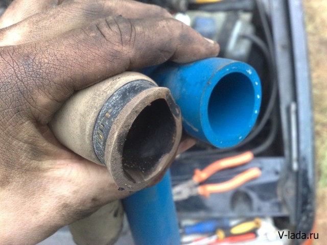 патрубок ОЖ должен быть целый