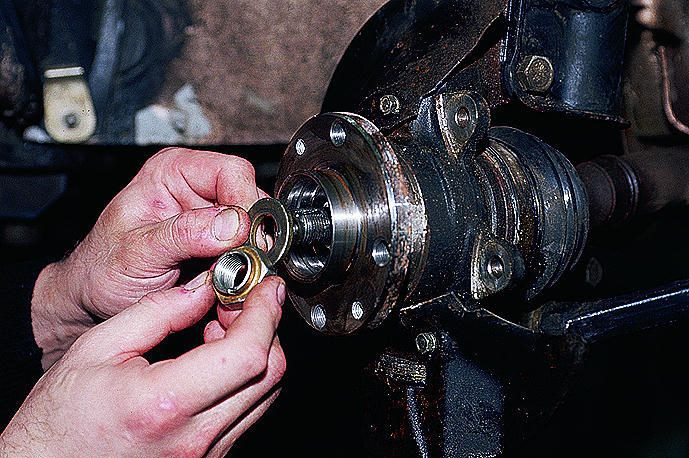 как заменить подшипник передней ступицы