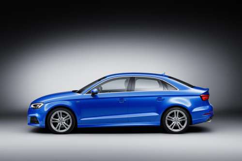 В России новую Audi A3 оценили минимум в 1 629 000 рублей