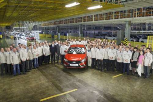 Конвейер покинула 15-тысячная модель Лада Vesta