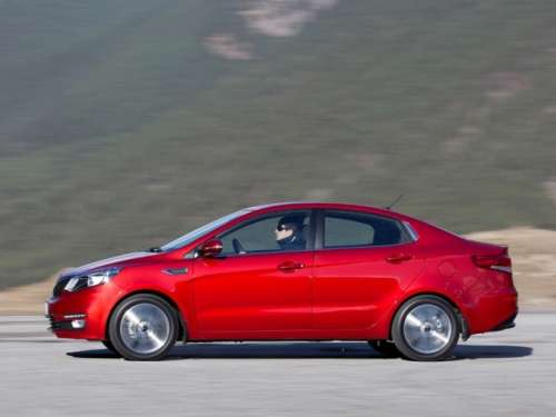 В Москве бестселлером и дальше остается KIA Rio