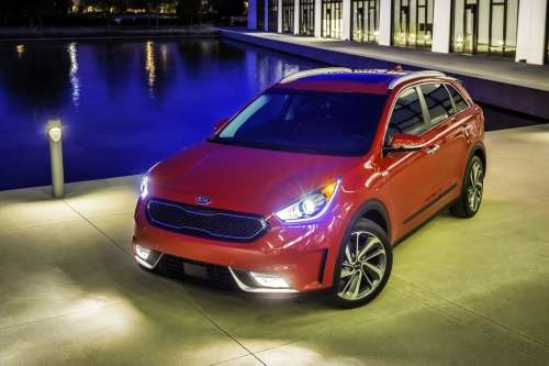 Первый гибридный паркетник Kia представлен официально