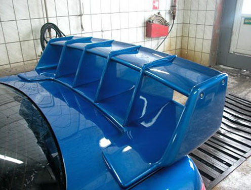 установка заднего спойлера