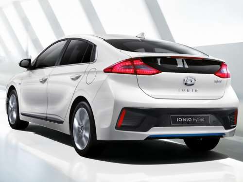 Официально: первые снимки Hyundai Ioniq