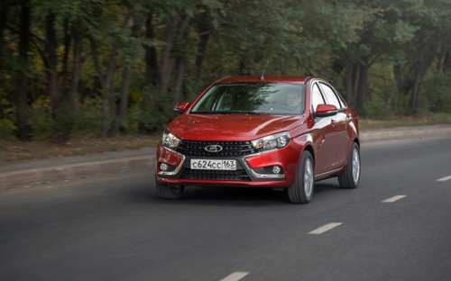 LADA Vesta в прошлом месяце была куплена 2 955 покупателями