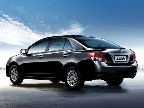 В РФ стартовали продажи Zotye Z300