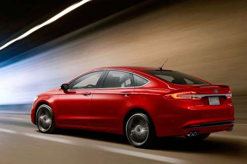 Рестайлинговому Ford Fusion внедрили 325-сильный движок