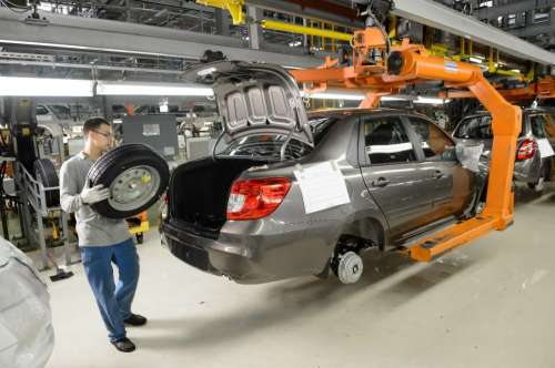 Отечественный автогигант вновь выпускает Datsun